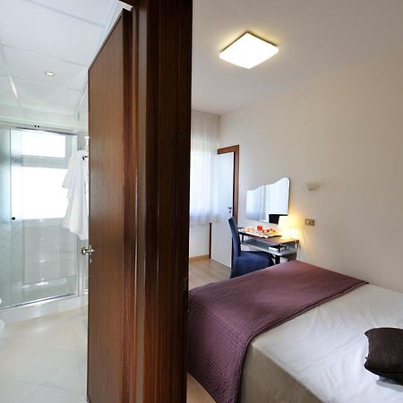 Hotel Eros Линьяно-Саббьядоро Экстерьер фото