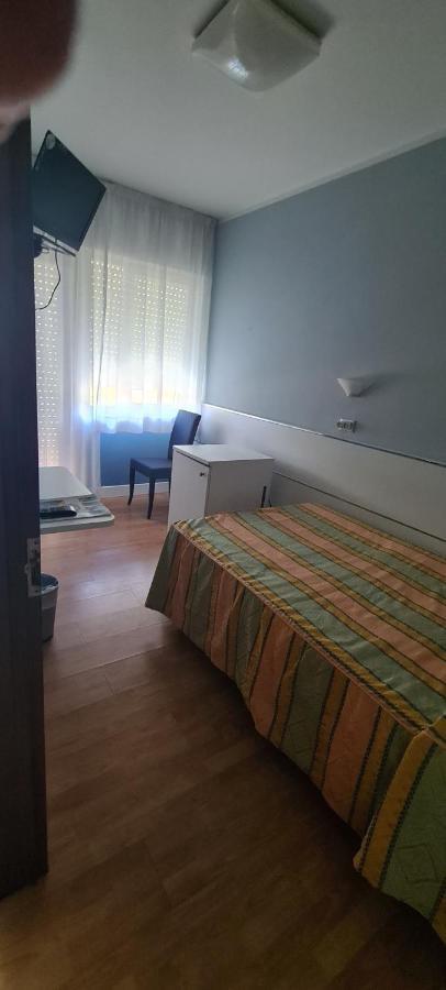 Hotel Eros Линьяно-Саббьядоро Экстерьер фото