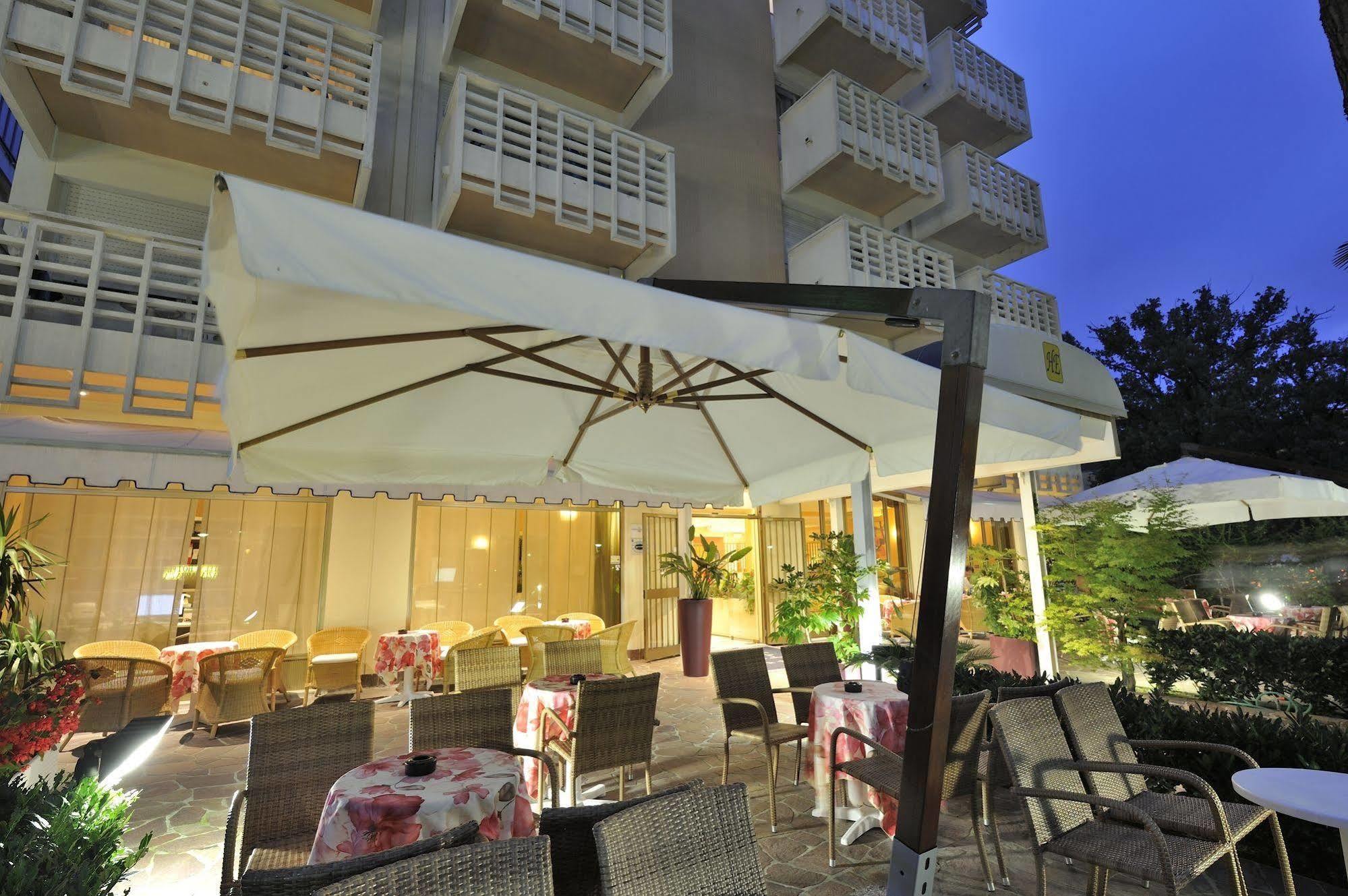 Hotel Eros Линьяно-Саббьядоро Экстерьер фото